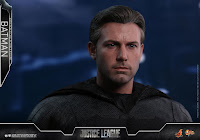 Nuevas imágenes de Tactical Suit Batman de "Justice League" - Hot Toys