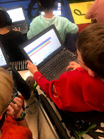 Child using Google Chrome Music Lab's Song Maker as a Schoology Discussion