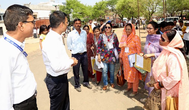  सोशल मीडिया पर राजनीति भारी पड़ी, सचिव व शिक्षक निलंबित.. लोकसभा चुनाव कराने मतदान सामग्री का वितरण, स्वास्थ्य अग्नि शमन सहित सभी बुनियादी सुविधायें उपलब्ध.. धारा 144 के तहत प्रतिबंधात्मक कार्यवाही का आदेश जारी..