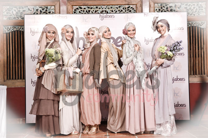  Hijabers  Community WARDAH Inspiring Beauty