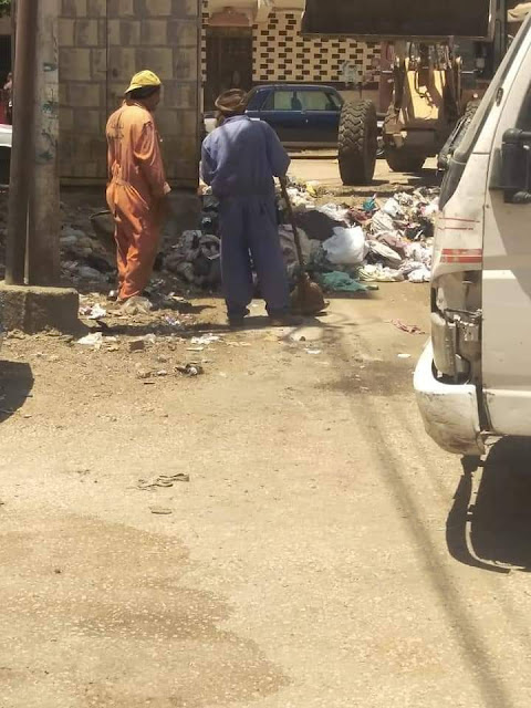 بالصور.. حملة نظافة مكبرة بمنطقة الحويتي بحي غرب سوهاج