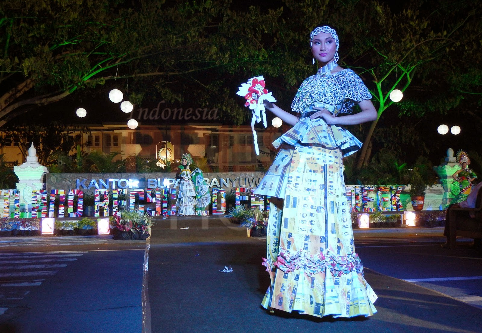 Gambar Green Recycle Fashion Parade Busana  Bahan  Daur 