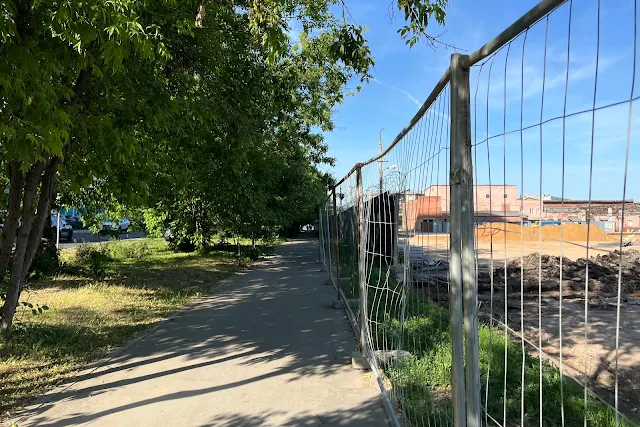 Огородный проезд, дворы, строительная площадка жилого комплекса «Квартал Монс» – бывшая территория Останкинского пивоваренного завода