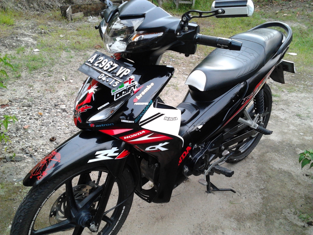 Download Kumpulan 95 Foto Modifikasi Motor Honda Absolute Revo