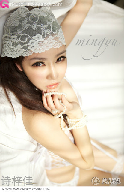 Shi-Zi-Jia-White-Lace-Merrywidow-06-very cute asian girl-girlcute4u.blogspot.com
