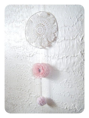 Doily Mobile 29