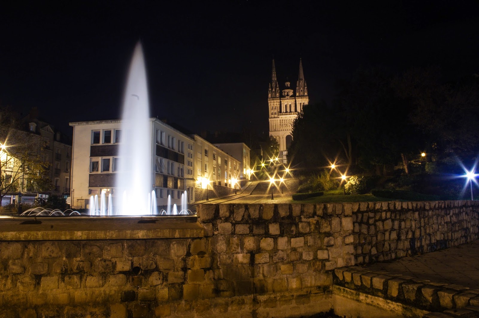http://jerogiphotography.blogspot.com/2014/12/angers-by-night-iii.html