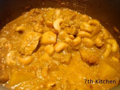 chicken curry rice. Chicken Curry with Cashew nuts