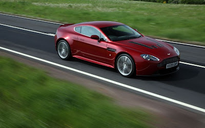 Aston Martin V12 Vantage 