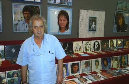Exposição com relíquias e objetos pessoais do rei Roberto Carlos
