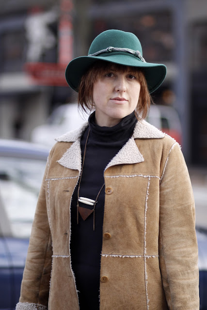 marisa chebul shearing coat, turtleneck, western hat seattle street style fashion it's my darlin'