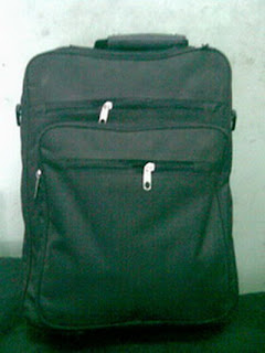 tas kantor berwarna hitam