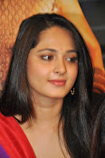 Anushka at rudramadevi trailer launch-thumbnail-18
