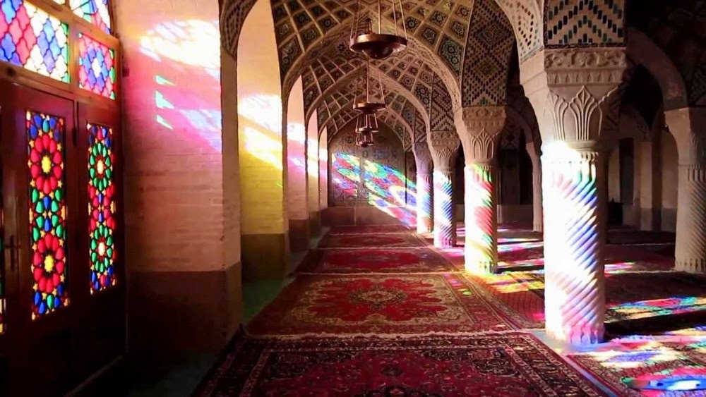 http://dangstars.blogspot.com/2014/07/masya-allah-masjid-di-iran-secantik-ini.html