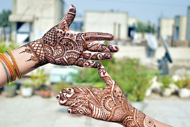 Simple mehndi design