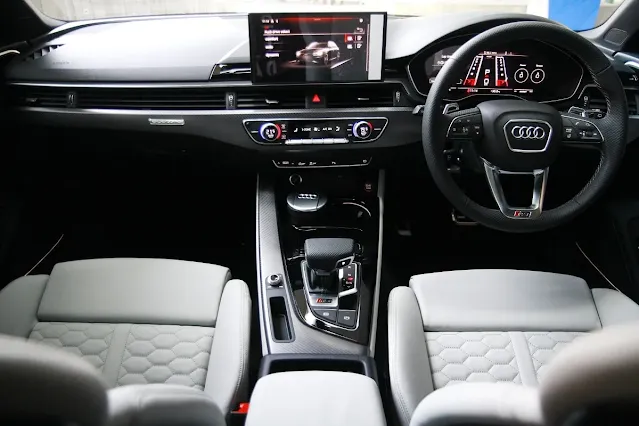 interior audi rs 4 avant