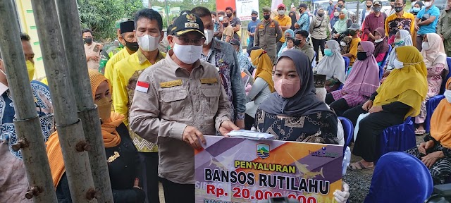 H. Sayed Ja'far Serahkan Bantuan Untuk Masyarakat di 4 Kecamatan