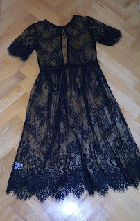 www.shein.com/Black-Short-Sleeve-Lace-Beach-Dress-p-211800-cat-1727.html?aff_id=5061