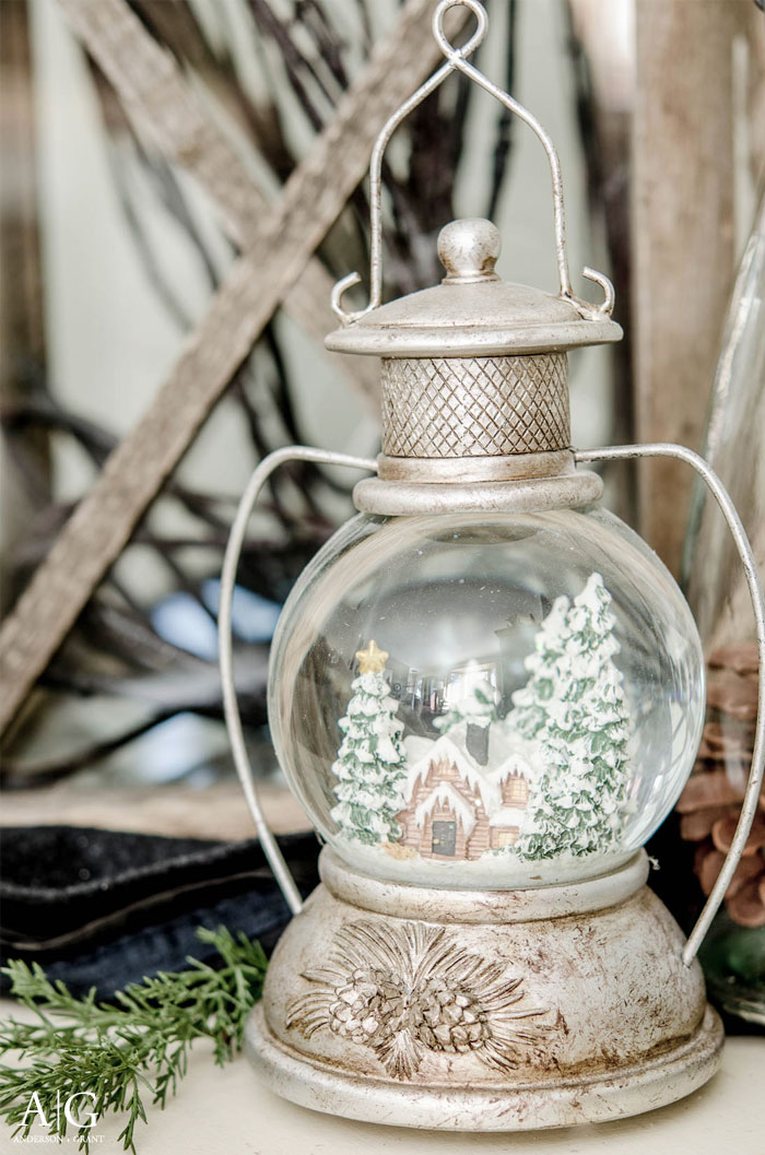 Winter scene in a lantern | www.andersonandgrant.com