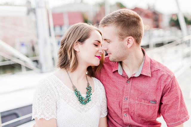 Downtown Annapolis Engagement Photos | Photos by Heather Ryan Photography