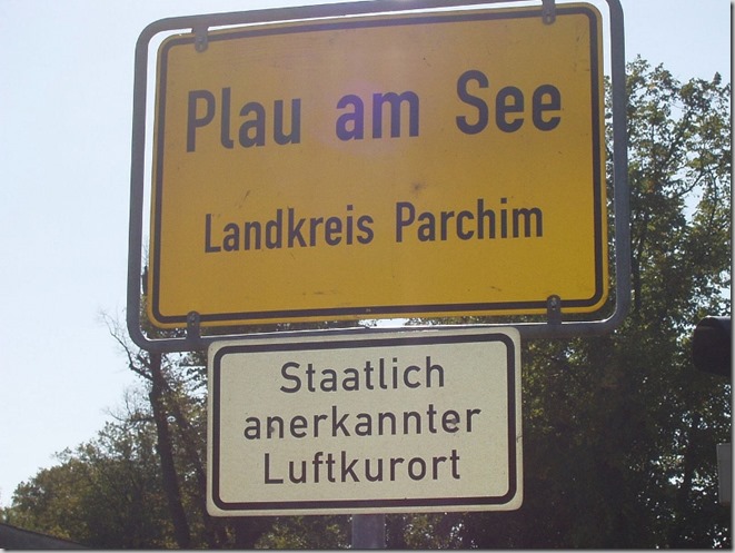 1280px-Plau_Germany_citysign (800x600)