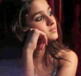 Indian film actress Alia Bhatt Photos,Alia Bhatt Sexy Photos,Alia Bhatt Real Photos,Alia Bhatt latest picture,Alia Bhatt New wallpaper