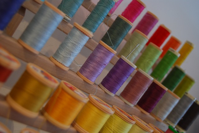 Thread holder