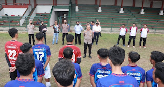 Jelang Liga 3 Jateng, Kapolres Sukoharjo Kunjungi Latihan Persiharjo Berikan Motivasi dan Dukungan