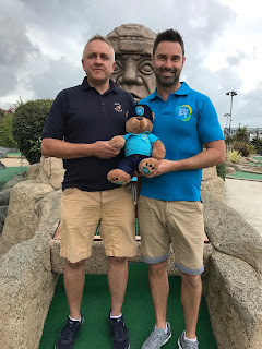 Stuart Homewood from the Winkle Club & Simon Tompkins with Caddie