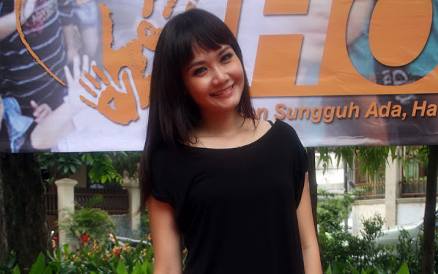 SEPUTAR GOSIP ARTIS