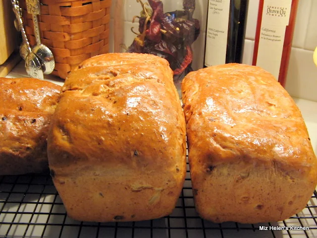 Dilly Bread at Miz Helen's Country Cottage