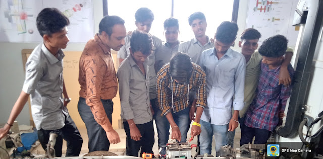 Battery voltage testing with a Multimeter