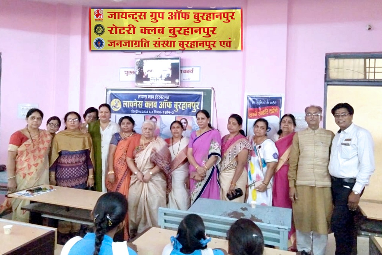 एतिहासिक जिला पर्यटन नगरी बुरहानपुर की धरा पर चौक बाज़ार शनि मंदिर रोड पर लायन्स क्लब