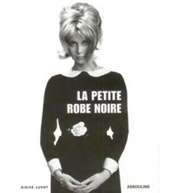 une petite robe noire est un Ã©lÃ©ment essentiel de la garde robe d