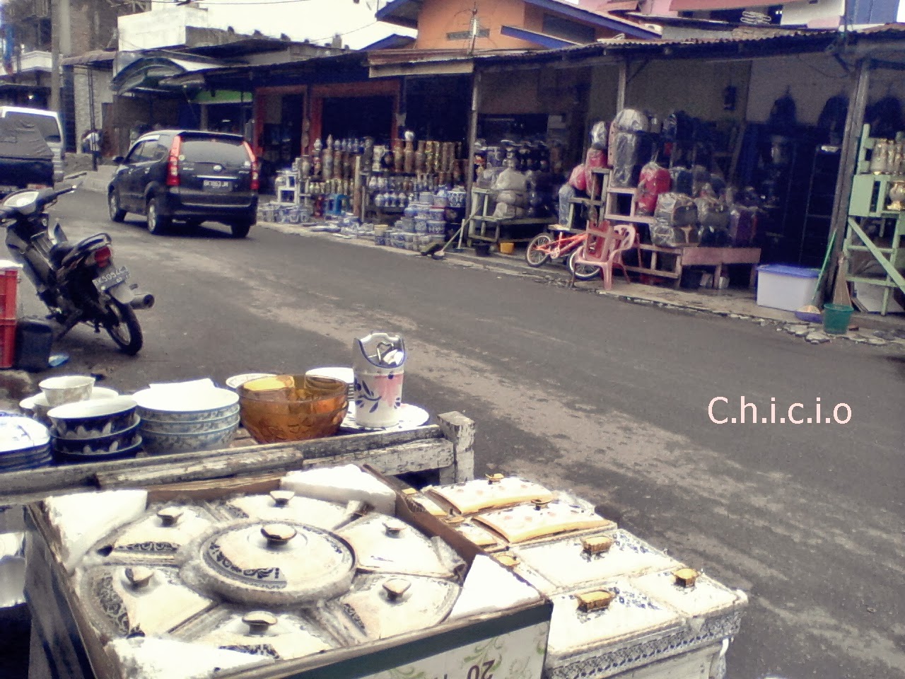 Langkah Kecil Chici Pajak Guci  di Belawan Medan