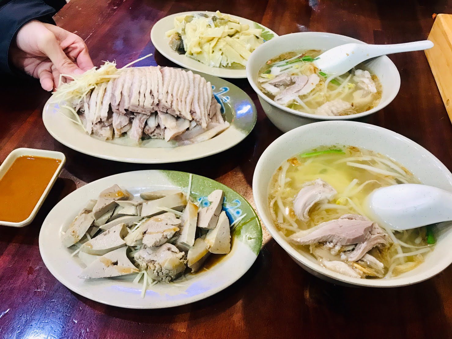 新莊中港大排美食推薦 古早麵鵝肉麵店 鵝肝 鵝油