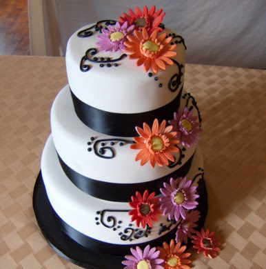 wedding cakes decorate gerbera daisies