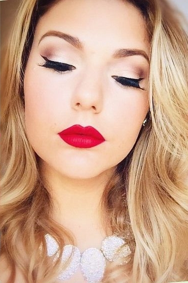 Holiday Makeup Looks, Best Holiday Makeup Looks, Holiday Party Looks, New year party looks, Winter makeup tips, Christmas makeup looks, Makeup, 