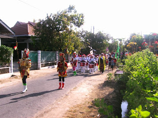 Lihat Drumband Anak MI Sundul