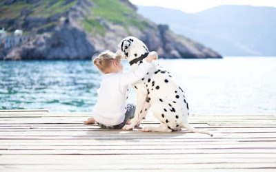 Cute-Girl-And-Dalmatian-Dog-loving-eachother-photoes