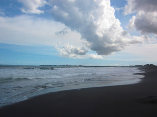 Pantai Lembeng Gianyar Bali