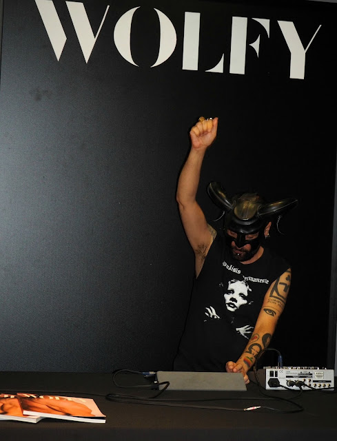 Presentación WOLFY Magazine