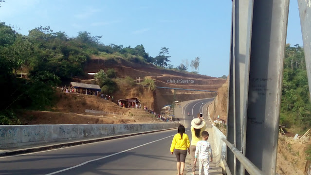 Jembatan Cibeureum Jalan Baru Cisinga Ciawi Singaparna || ©JelajahSuwanto