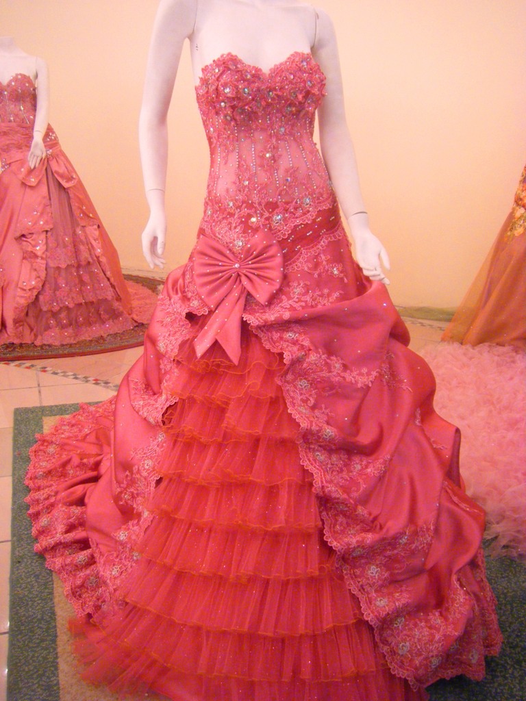 Model Gaun Pesta Malam  Viia Boutique
