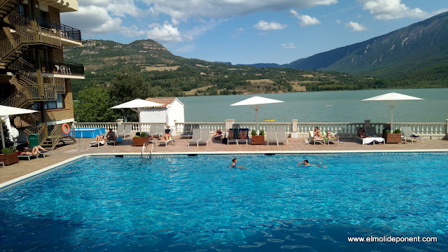 La piscina de l'hotel Terradets