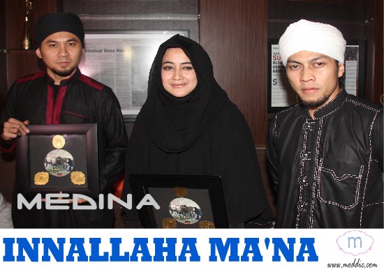 Lirik Lagu Medina Innallaha maana feat Pipik Dian Irawati 