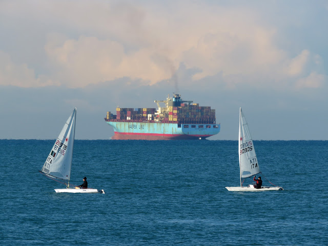 Two sails and a faraway Sealand Washington (IMO 9196852), Terrazza Mascagni, Livorno