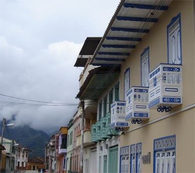 Calle Gatonegro o La Trilladora