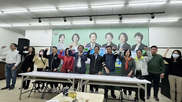 ▲賴清德彰化縣競選總部主任委員陳永昌向全體彰化縣民，致上最深的謝意，感謝縣民投票支持，讓賴清德和蕭美琴贏得彰化縣，同時三位現任立委黃秀芳、陳素月、陳秀寳也順利高票連任！（記者林明佑翻攝）