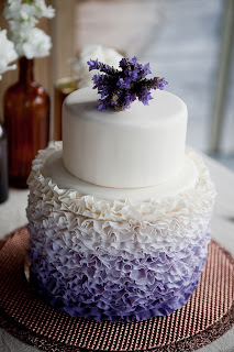 {Wedding Trends} : Lace Cakes - Belle the Magazine